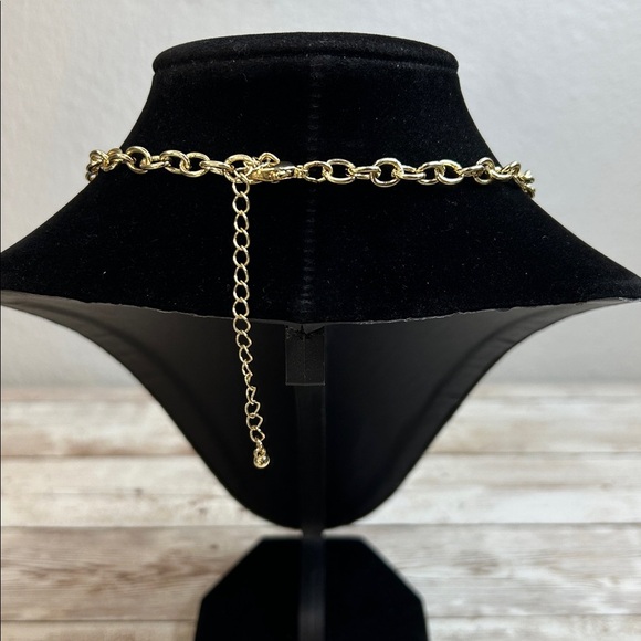 Elegant Gold and Peach Glass Statement Necklace - Picture 3 of 7